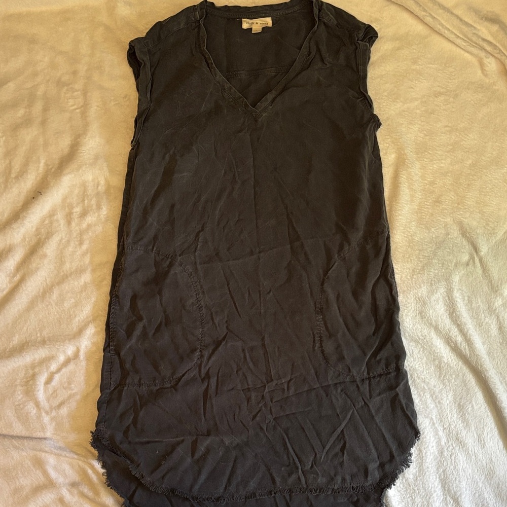 Cloth & Stone Charcoal V-Neck Dress